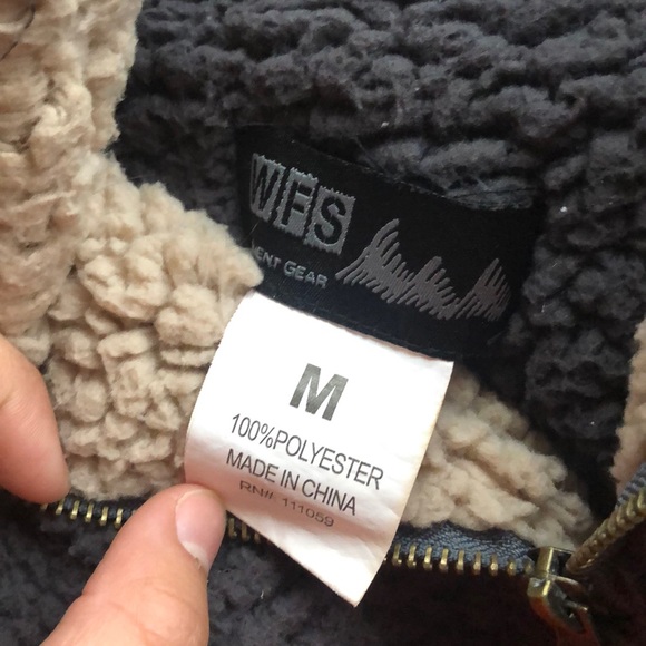 Fluffy pull over - Picture 1 of 2